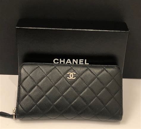 chanel logo wallet